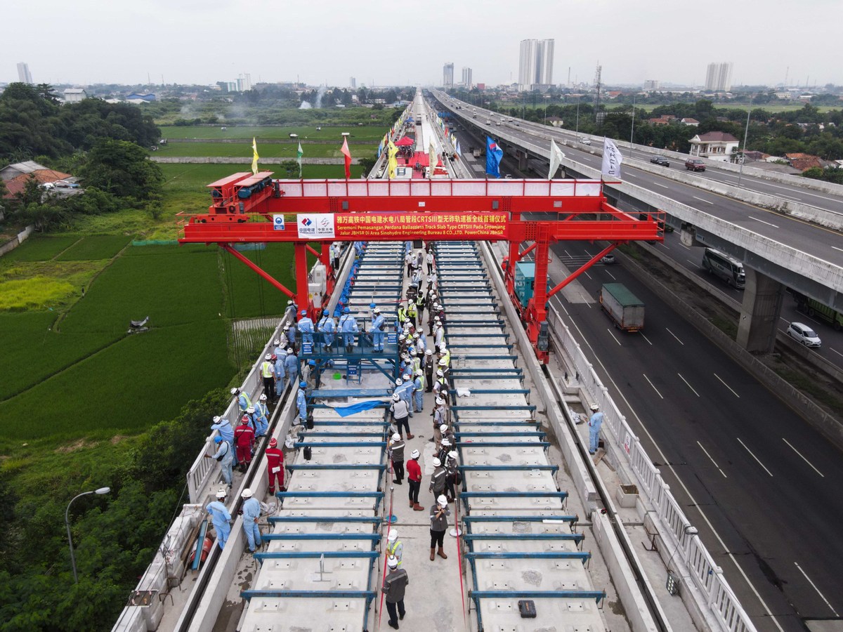 Jakarta-Bandung HSR No 4 Casting Yard Completes Box Girders Erection